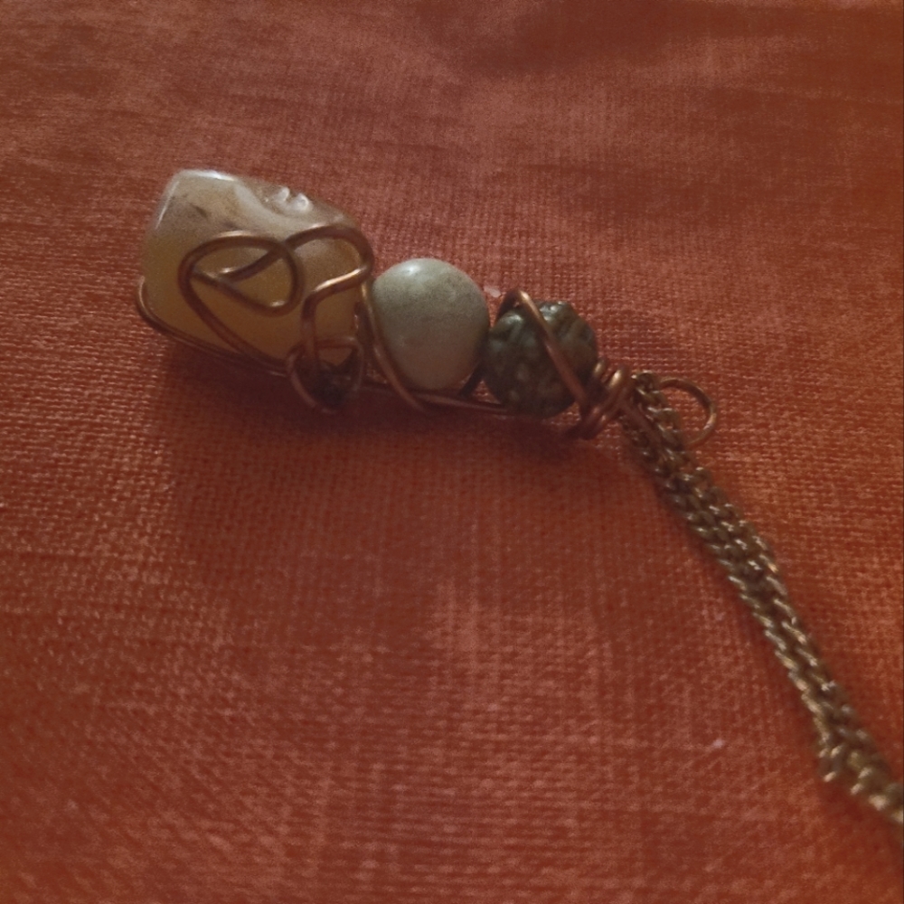 Hand crafted ladies pendant and chain